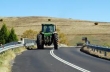 Zarządca drogi może zdecydować o wyłączeniu pojazdów rolniczych spod zakazu poruszania się po drogach  publicznych